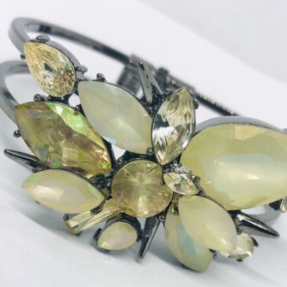 Cream Rhinestones & Gunmetal Double Stranded Clasp Bangle Bracelet - Picture 6 of 8